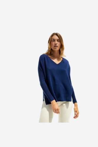 cashmere sweater V neck camille3b 900x900 removebg preview60144 nobg